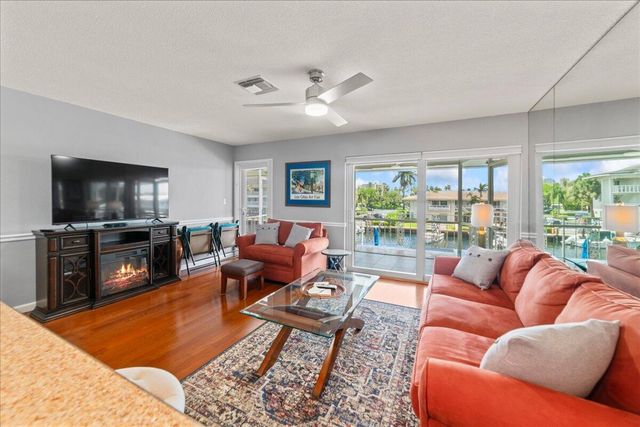 2864 NE 33rd Court 205, Fort Lauderdale, FL 33306