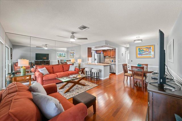 2864 NE 33rd Court 205, Fort Lauderdale, FL 33306