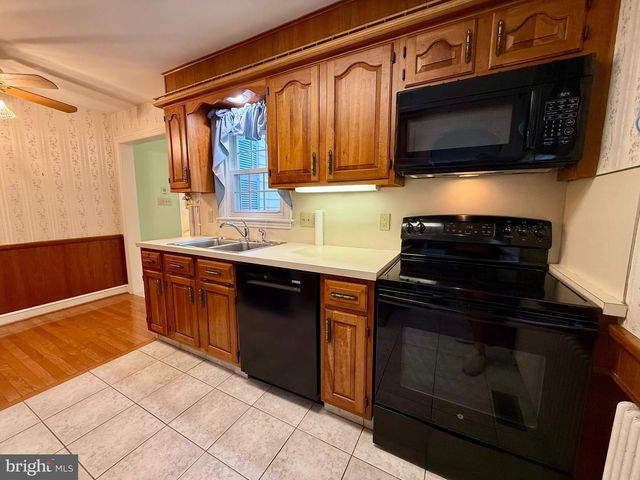 111 OLD FRITZTOWN RD, Reading, PA 19607