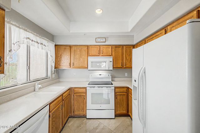 9151 W GREENWAY Road 113, Peoria, AZ 85381