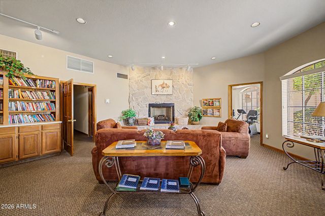 9151 W GREENWAY Road 113, Peoria, AZ 85381