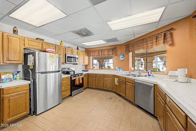 9151 W GREENWAY Road 113, Peoria, AZ 85381