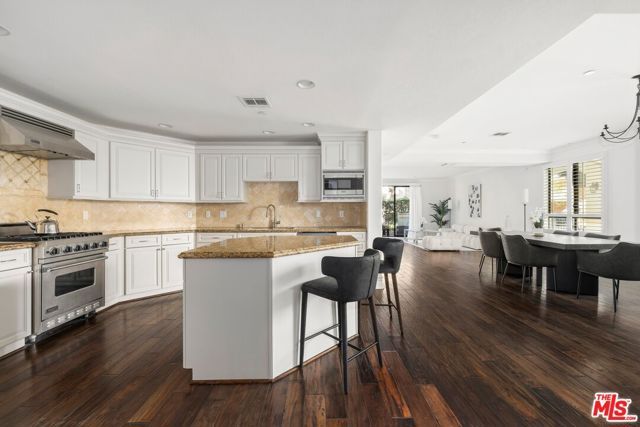 1530 Camden Avenue 105, Los Angeles, CA 90025