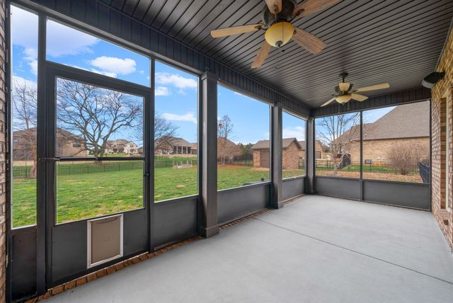 1957 Boyer Blvd, Clarksville, TN 37043
