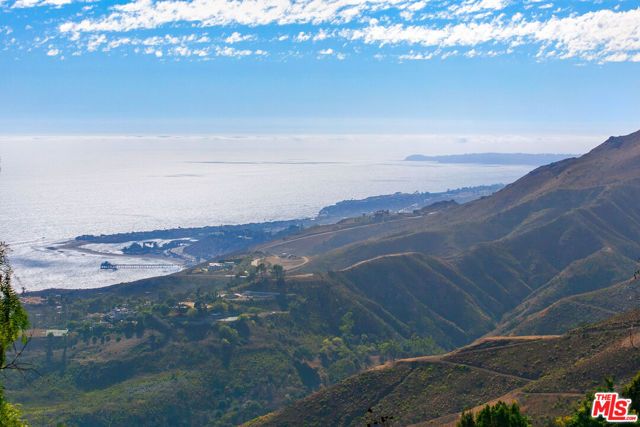 21800 Azurelee Drive, Malibu, CA 90265