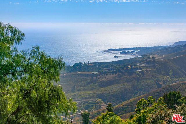 21800 Azurelee Drive, Malibu, CA 90265
