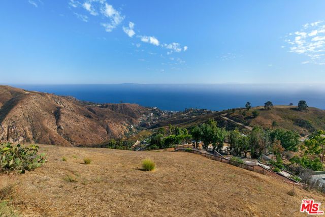 21800 Azurelee Drive, Malibu, CA 90265