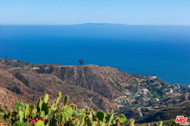 21800 Azurelee Drive, Malibu, CA 90265