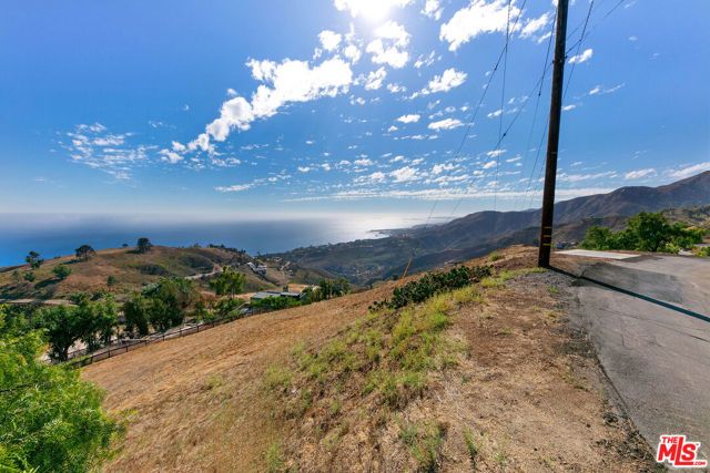 21800 Azurelee Drive, Malibu, CA 90265