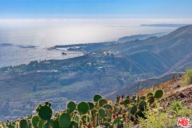 21800 Azurelee Drive, Malibu, CA 90265