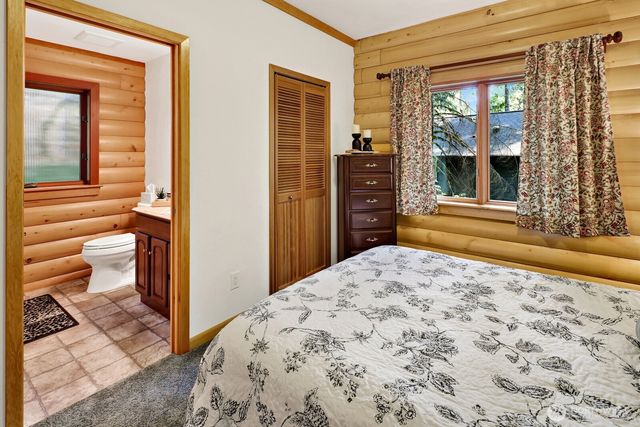 7472 Glacier Springs Drive, Glacier, WA 98244