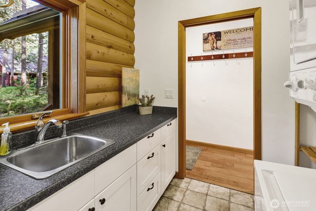 7472 Glacier Springs Drive, Glacier, WA 98244