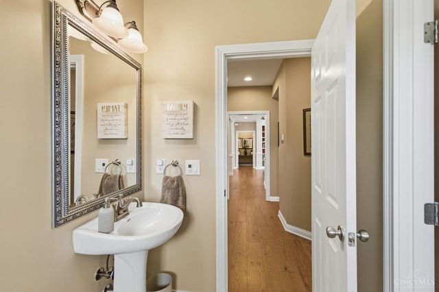 7452 Overglen Drive, West Chester, OH 45069