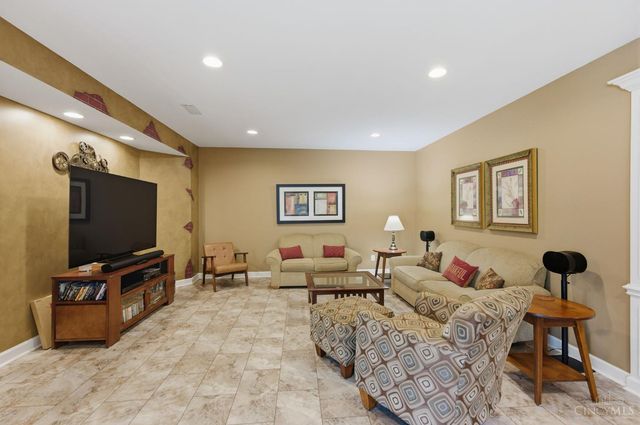 7452 Overglen Drive, West Chester, OH 45069