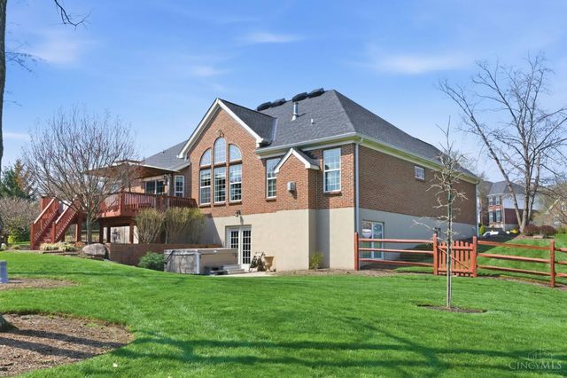 7452 Overglen Drive, West Chester, OH 45069
