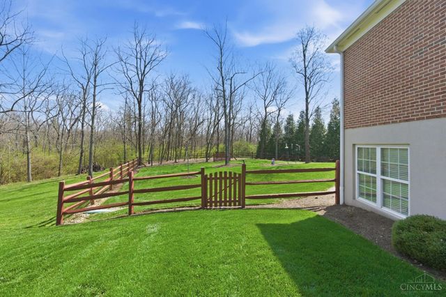 7452 Overglen Drive, West Chester, OH 45069