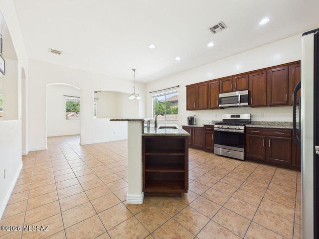 5243 E Beargrass Vista Drive, Tucson, AZ 85756