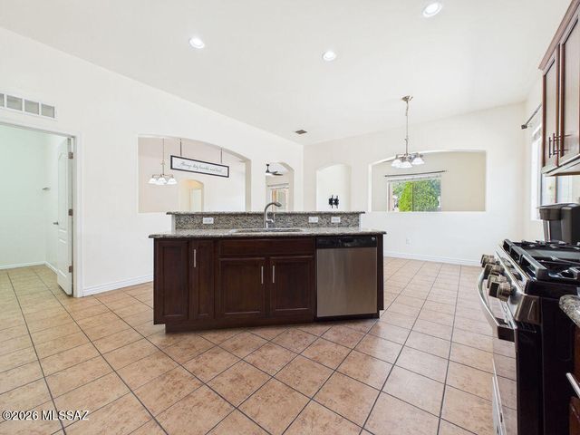 5243 E Beargrass Vista Drive, Tucson, AZ 85756