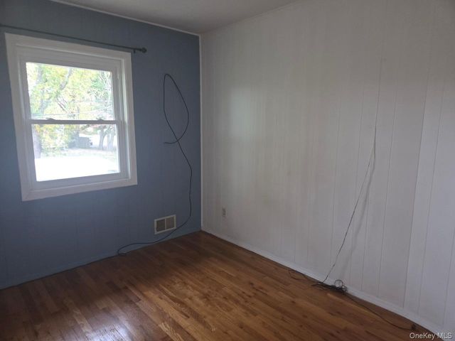 27 Grouse Drive, Brentwood, NY 11717