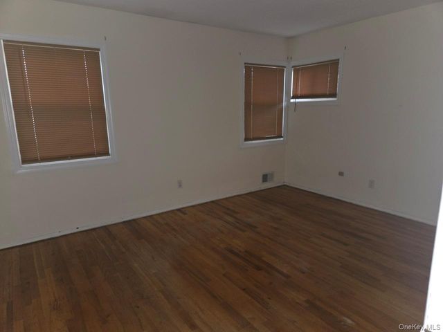 27 Grouse Drive, Brentwood, NY 11717