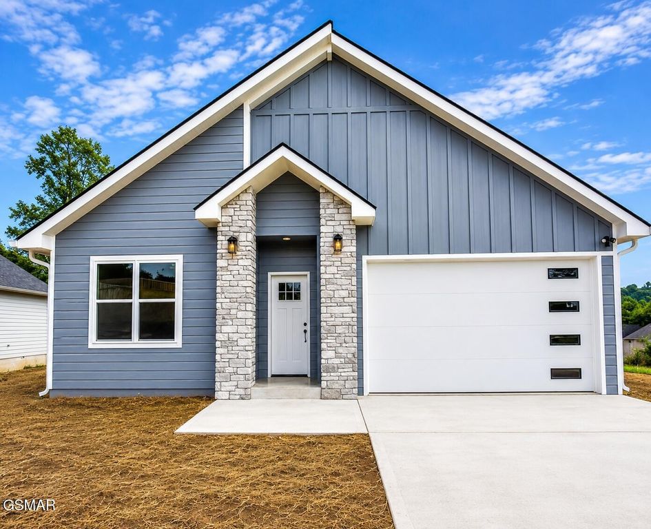 2502 Limestone Court, Sevierville, TN 37876