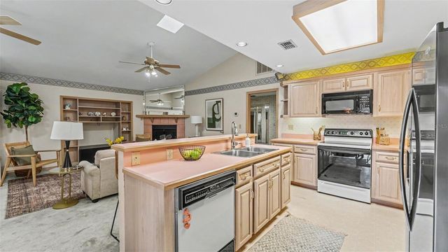 1880 N CRYSTAL LAKE DRIVE 69, Lakeland, FL 33801