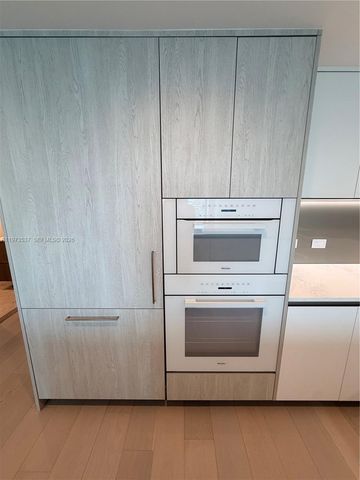 9201 E Bay Harbor Dr 309, Bay Harbor Islands, FL 33154