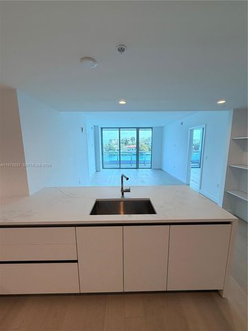 9201 E Bay Harbor Dr 309, Bay Harbor Islands, FL 33154