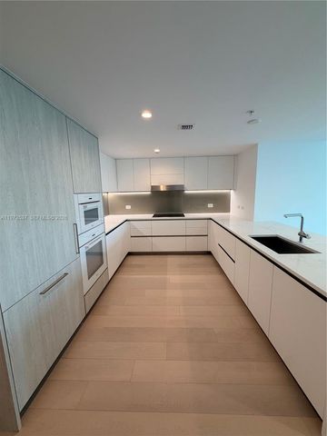 9201 E Bay Harbor Dr 309, Bay Harbor Islands, FL 33154