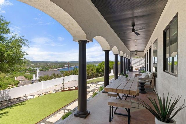401 Rogart DR, Spicewood, TX 78669