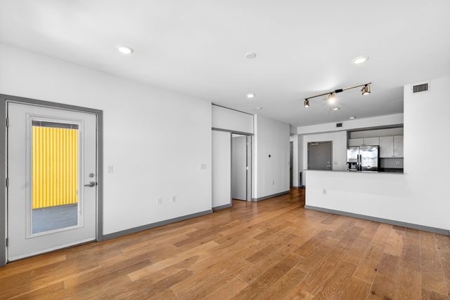 400 Herron Dr Apt 421, Nashville, TN 37210