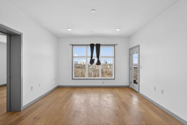 400 Herron Dr Apt 421, Nashville, TN 37210