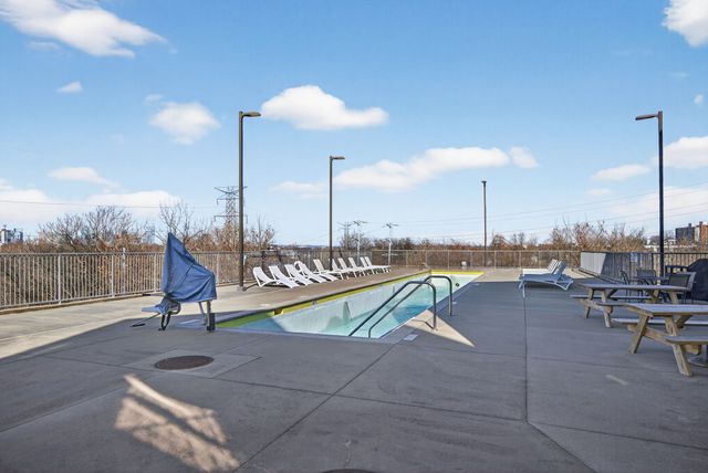 400 Herron Dr Apt 421, Nashville, TN 37210