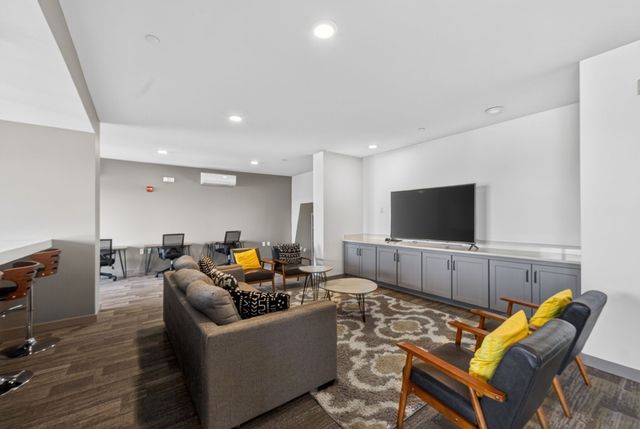 400 Herron Dr Apt 421, Nashville, TN 37210