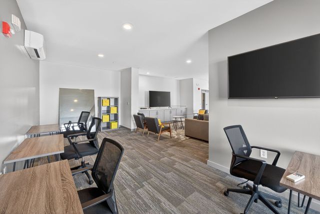 400 Herron Dr Apt 421, Nashville, TN 37210