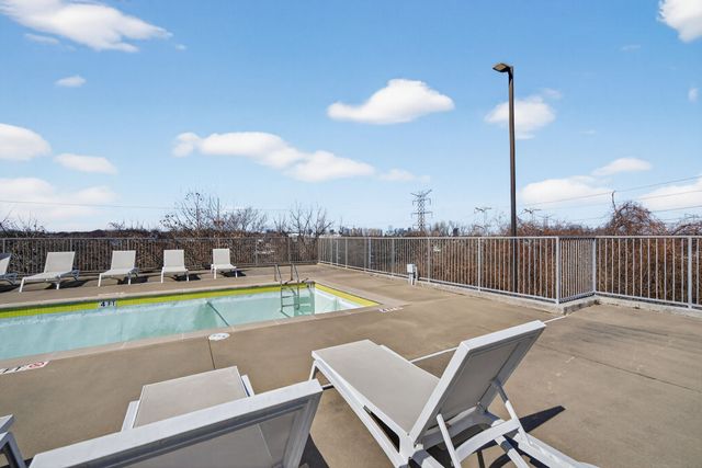 400 Herron Dr Apt 421, Nashville, TN 37210