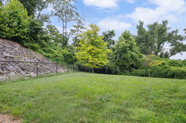 400 Herron Dr Apt 421, Nashville, TN 37210