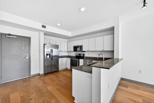 400 Herron Dr Apt 421, Nashville, TN 37210