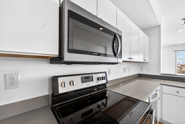 400 Herron Dr Apt 421, Nashville, TN 37210