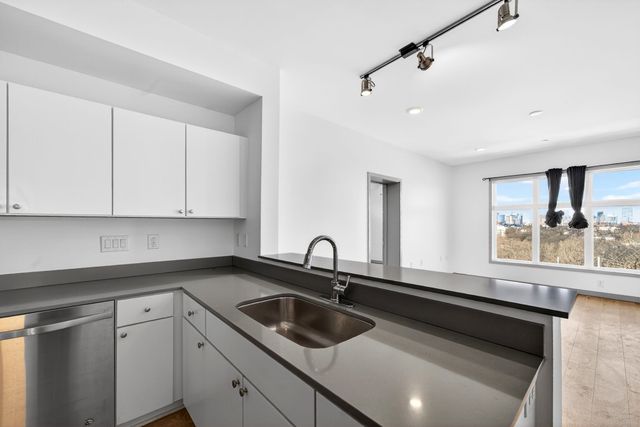 400 Herron Dr Apt 421, Nashville, TN 37210