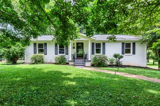 614 Crestland Dr, Columbia, TN 38401