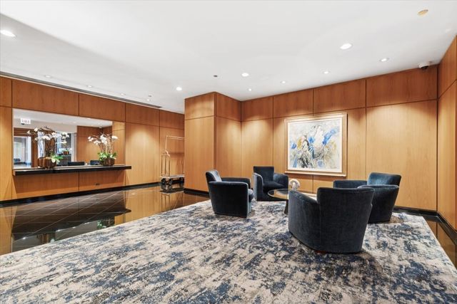 680 N LAKE SHORE Drive 1611, Chicago, IL 60611