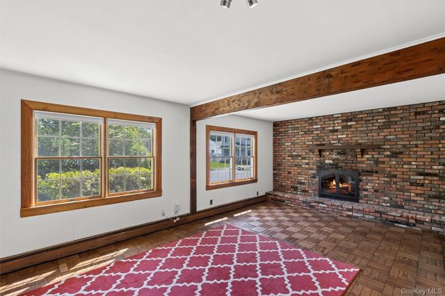 22 Baylis Place, Syosset, NY 11791