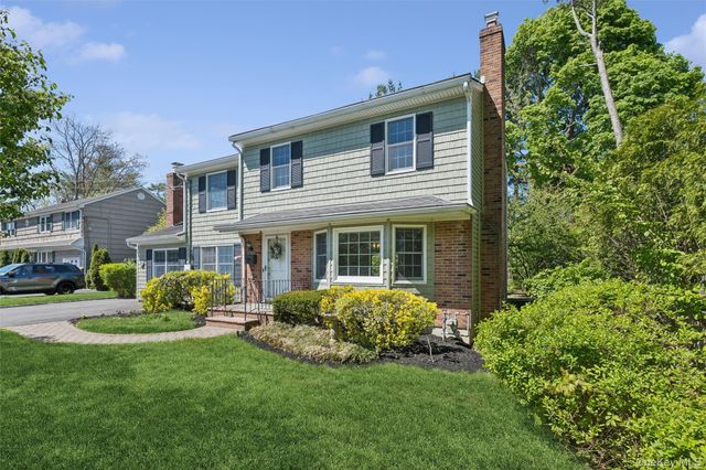 22 Baylis Place, Syosset, NY 11791