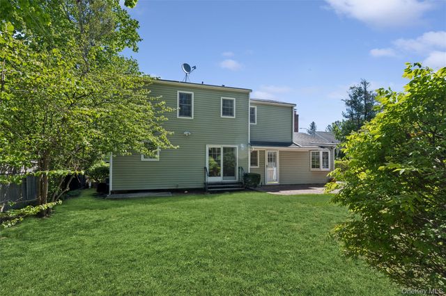 22 Baylis Place, Syosset, NY 11791