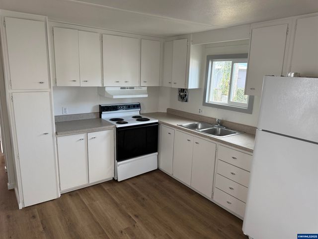 13045 SE Stark St 6, Portland, OR 97233