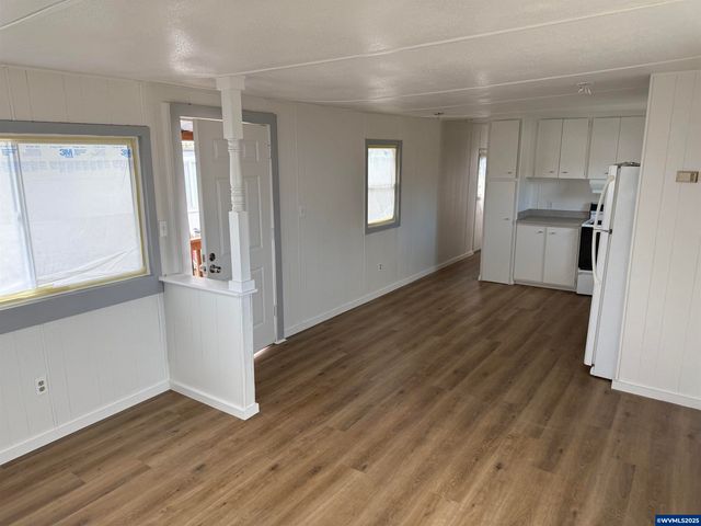 13045 SE Stark St 6, Portland, OR 97233