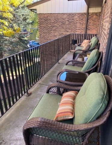 5221 James Lane 1511, Crestwood, IL 60418