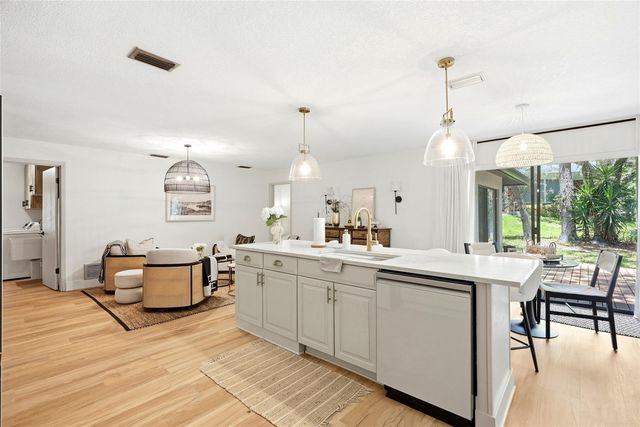 8 CLEARVIEW DRIVE, Safety Harbor, FL 34695