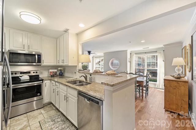 1144 W 1st Street, Charlotte, NC 28202